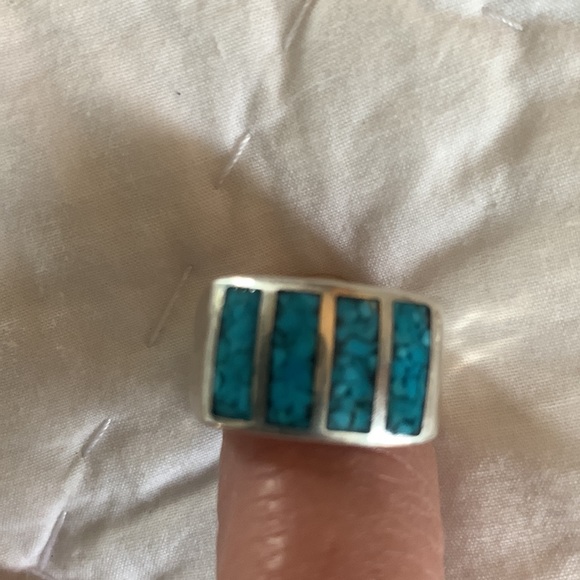 STERLING SILVER INLAID TURQUOISE RING - Picture 5 of 16